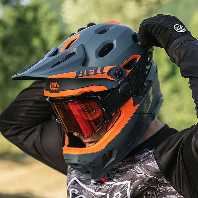 Bell helmet dh on sale